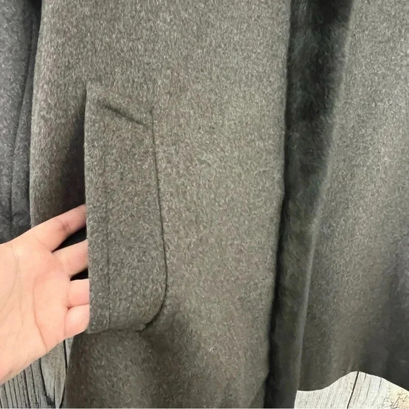 Ellen Tracy Wool Blend women’s Faux fur Coat size 14 - Picture 4 of 14